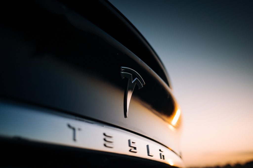 recharge prise tesla